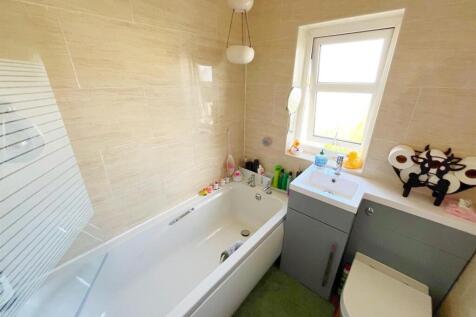 Bathroom (1).jpg