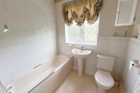 Bathroom.jpg