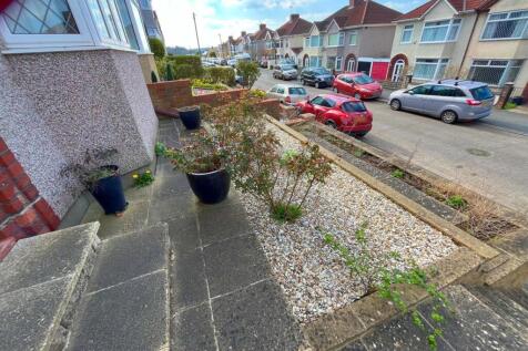 Front tierd garden.jpg