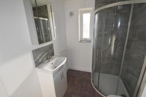 Shower room (1).jpg