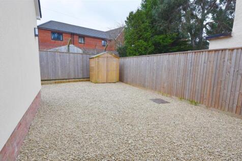 Garden to side.jpg