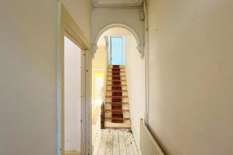 Hallway.jpg