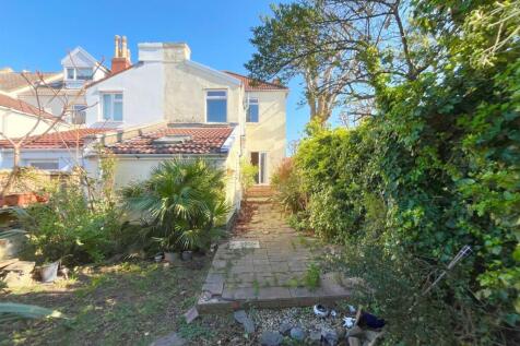 Rear view of property.jpg