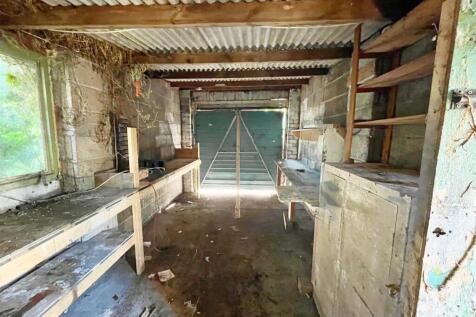 Garage interior.jpg