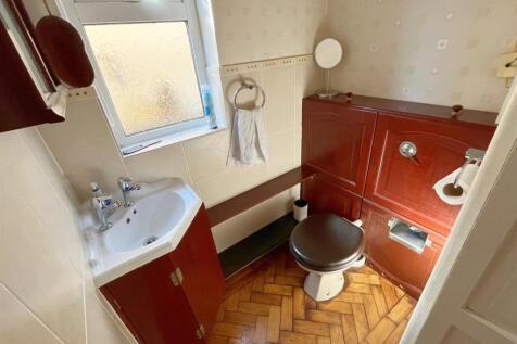 Downstairs WC.jpg