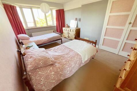 Bedroom One (1).jpg