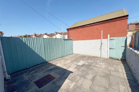 Rear garden .jpg