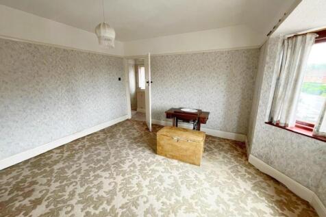 Bedroom One (1).jpg
