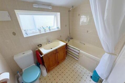 Bathroom.jpg