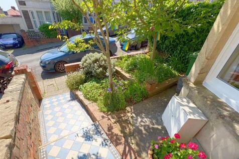 Front garden.jpg