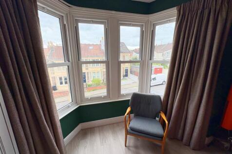 Bedroom One bay window.jpg