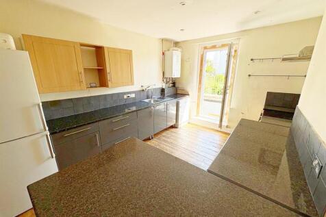 Kitchen out to balcony (1).jpg