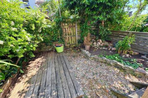 Rear garden (1).jpg