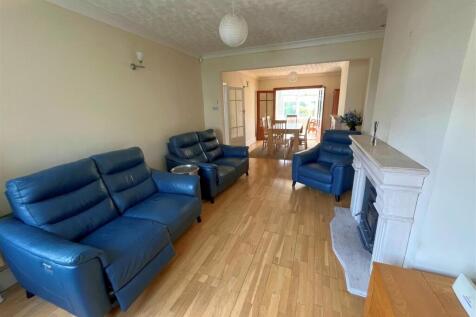 Lounge_Dining room.jpg