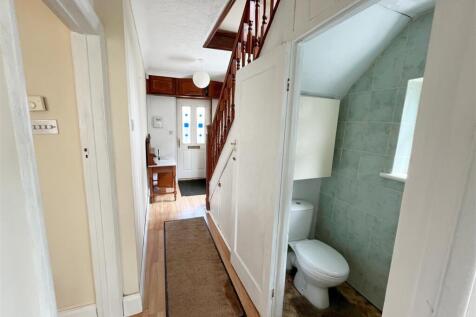Hallway and downstairs wc.jpg