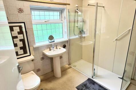 Shower room.jpg