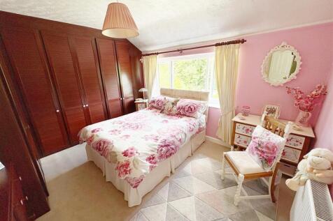 Bedroom One (1).jpg