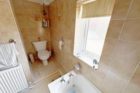 Bathroom (1).jpg