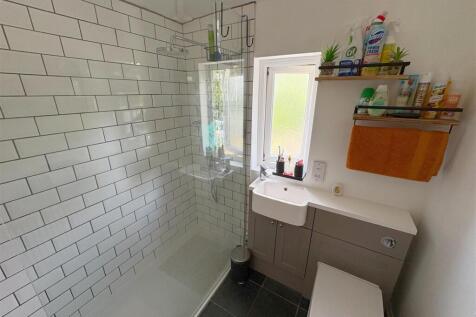 Shower room.jpg