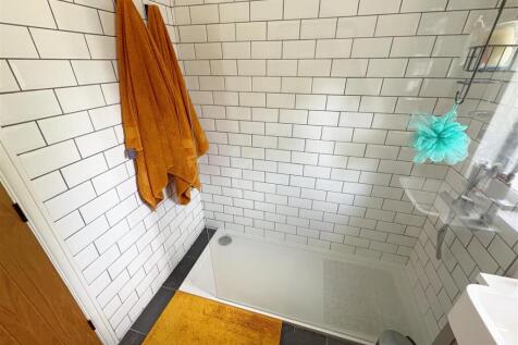 Shower room (1).jpg
