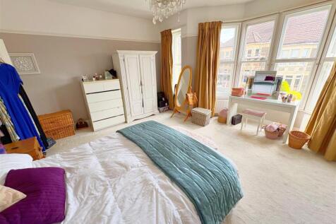 Bedroom One (3).jpg