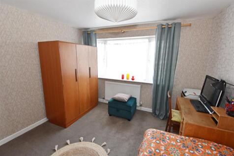 Bedroom two 2.jpg