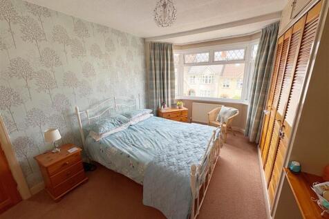 Bedroom One (2).jpg