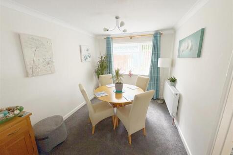 Dining room.jpg