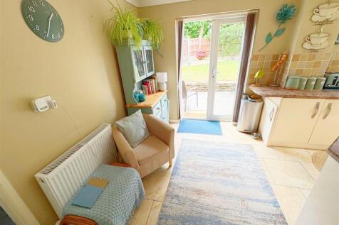 Breakfast area.jpg