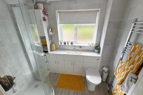 Shower room (1).jpg