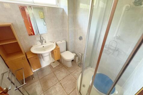 Shower room (2).jpg