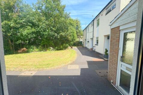 View to front of property.jpg