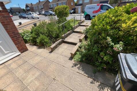 Front garden.jpg