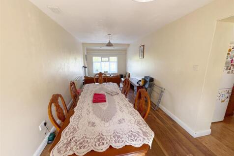 Dining room_snug.jpg