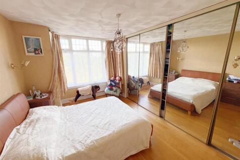 Bedroom One (2).jpg