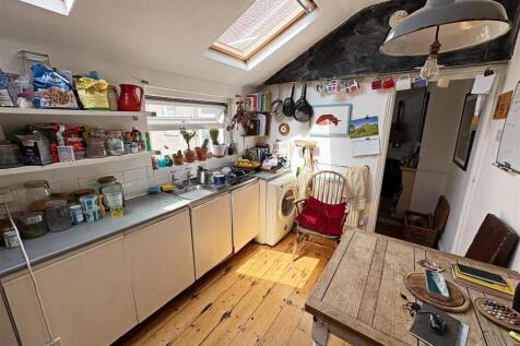Kitchen (11).jpg