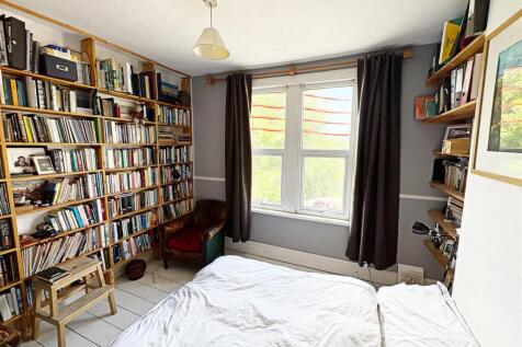 Bedroom (11).jpg