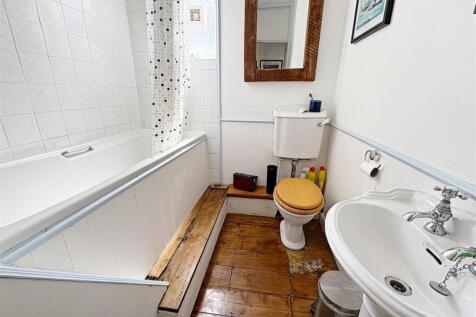 Bathroom.jpg
