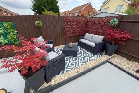 Seating area and garden.jpg