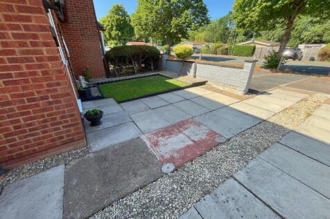 Front garden and driveway.jpg