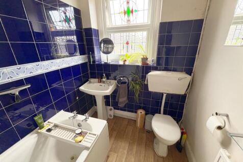 Bathroom.jpg