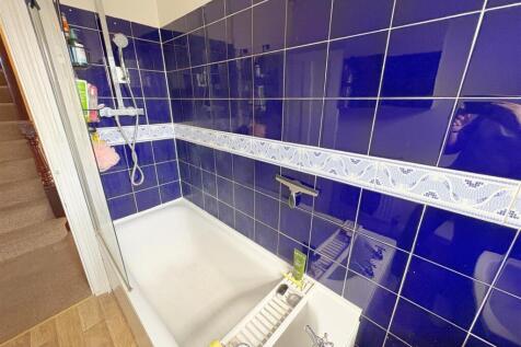 Bathroom (1).jpg