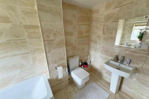 Bathroom (1).jpg