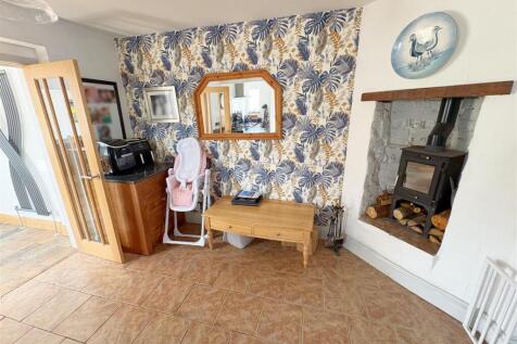 Family area through to kitchen.jpg