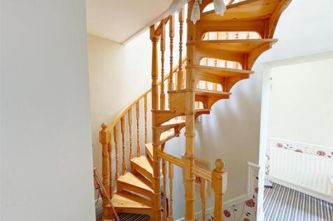 Stairs to Bedroom 5.jpg