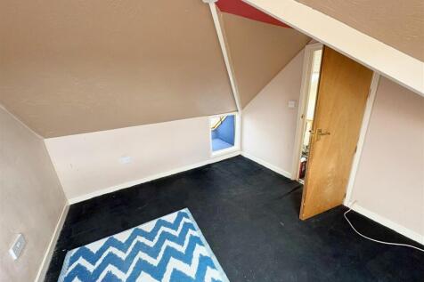 Bedroom 5 (2).jpg