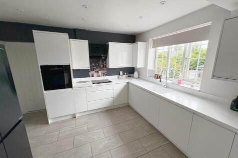 Kitchen  Breakfast room.jpg