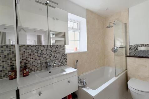 Downstairs bathroom.jpg