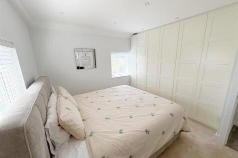 Bedroom One(3).jpg