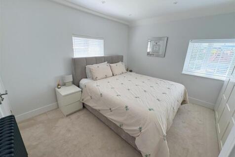 Bedroom One (2).jpg